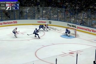 NHL | Dobeš brnkal fanouškům na nervy. Taneček s pukem vystřídal ohňostroj skvělých zákroků - Sport.cz
